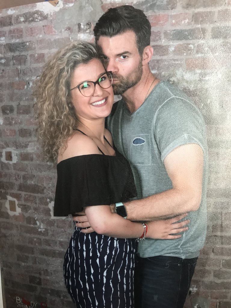 Sara_liciouss's tweet photo. @KLZ_Announces These moments are the best, Daniel is always adorable like every guests. This is the best weekend of the year. I’m having a blast ! As always with KLZ ! Thanks for these incredible memories #BNCE2018 #bloodynightcon_europe @KLZ_Announces https://t.co/vBFW4OK0Gk
