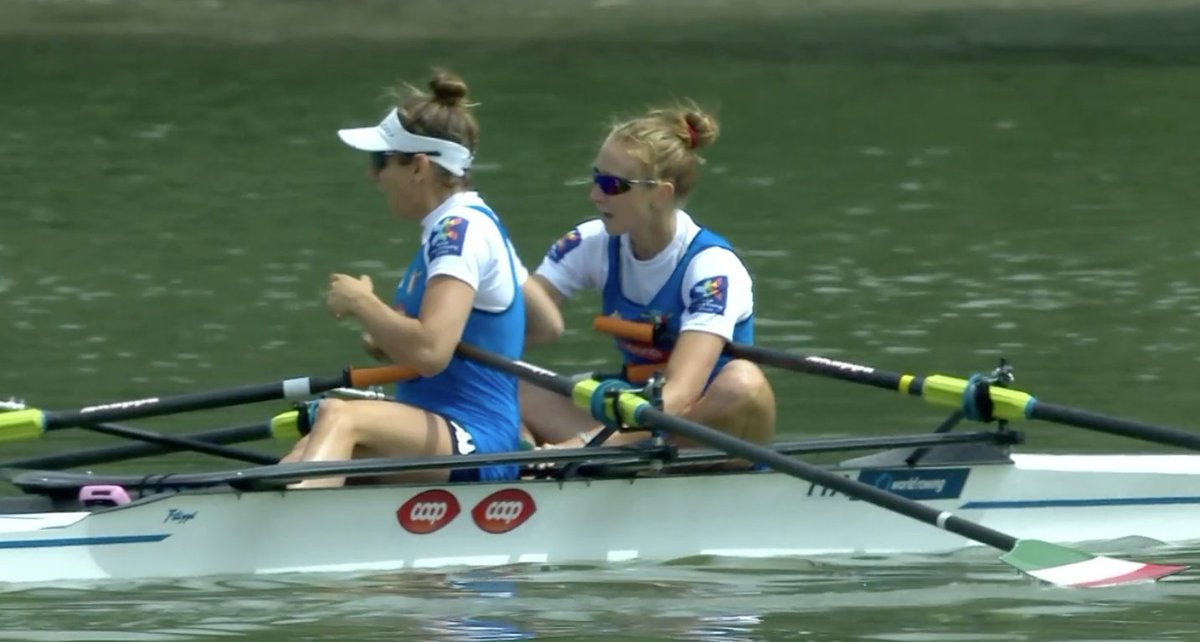 ItaliaTeam_it's tweet image. ANCORA ITALIA! 🥇🇮🇹

Il doppio pesi leggeri di Valentina #Rodini e Federica #Cesarini detta legge a Linz! 💙

Sotto con i RT #ItaliaTeam! 

#WRCLinz @canottaggio1888