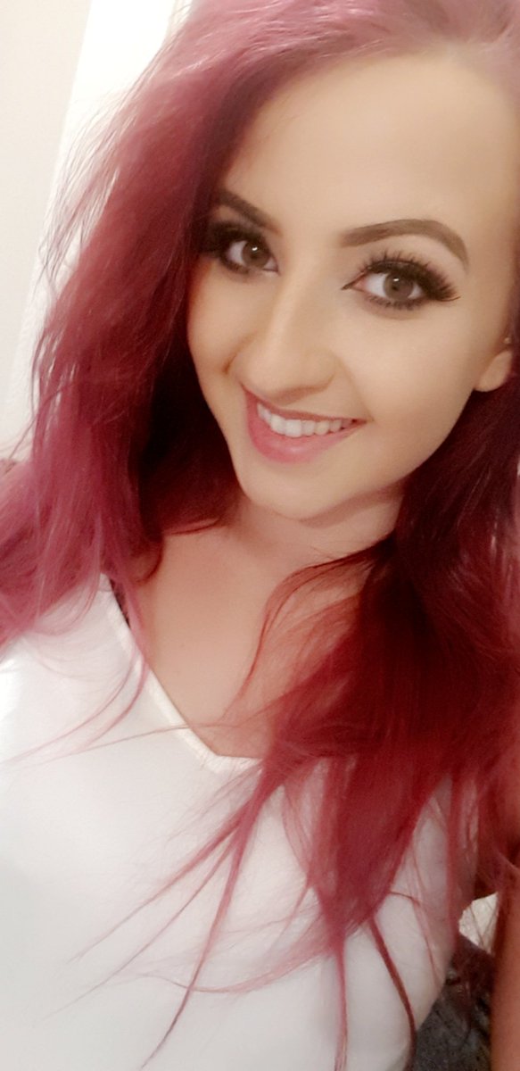 amant_violet's tweet photo. Positivite vibes 😘💖 #model #selfie #purple #SundayMorning @Tattooed_Babes @luscious_Women https://t.co/970EtylZH0