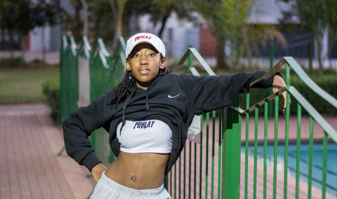 Blackbeatsmusik's tweet photo. NEW MATERIAL 💣🔥!!! 
PROLAY  
HALF CAPS  
CROP TOPS 
ARE OFFICIALLY AVAILABLE 
DM @LJ_BlackRabbit and @coolgee_prolay for prices https://t.co/9myY3CbnNG
