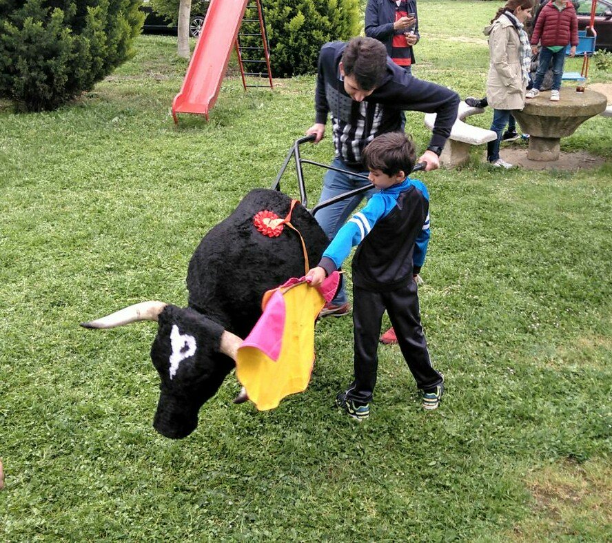 carnavaldeltoro's tweet photo. Lo viven, lo sienten y lo disfrutan.
Pequeños mirobrigenses, grandes artistas #DeCuna #EnLaSangre #DePadresAHijos https://t.co/n5Vcq23QqX