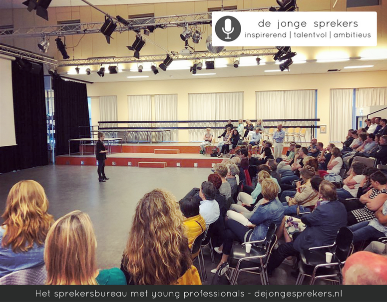 Jonge spreker <a href="/SanneKooiman/">Sanne Kooiman</a> sprak afgelopen week over haar documentaire 'Stress to Impress' voor 120 ouders op het Stedelijk Gymnasium Nijmegen. Lees meer over Sanne: dejongesprekers.nl/sanne-kooiman-… #spreker
