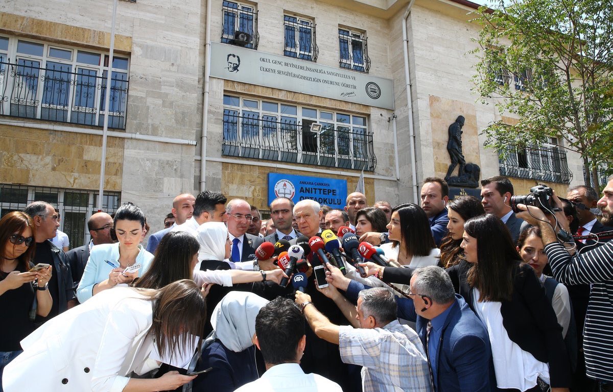 Genel Başkanımız Sn. Devlet BAHÇELİ, 24 Haziran Seçimleri İçin Ankara Anıttepe Ortaokulu’nda oyunu kullandı.