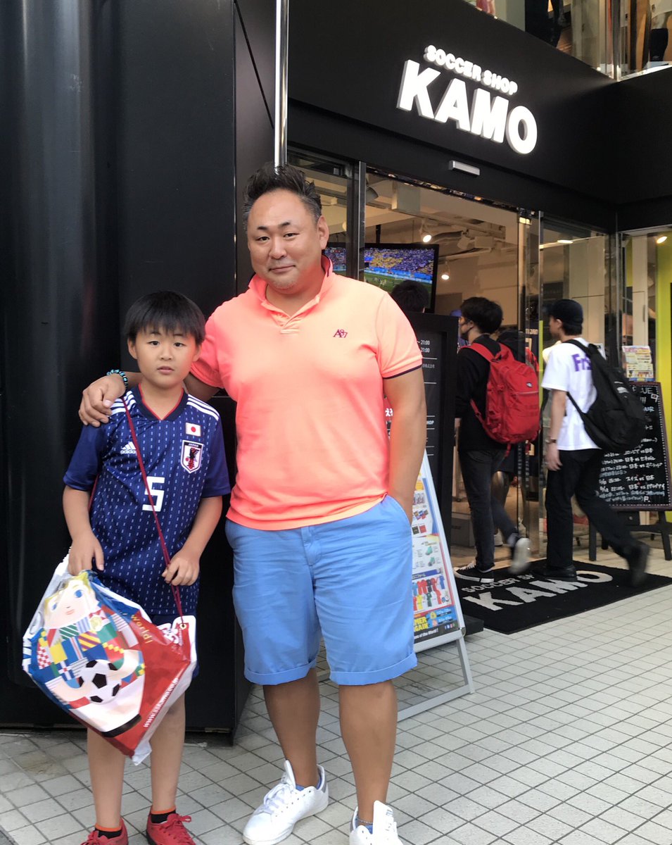 サッカーショップkamo Twitter પર 今夜 運命の一戦 日本代表vsセネガル代表 渋谷店にはバッチリユニフォーム姿のお友達や たくさんのお客様にご来店頂いています 本日 路面店は22時まで延長営業 対象 柏店 池袋店 新宿店 原宿店 渋谷店 名古屋店 京都 サッカーショップkamo Twitter પર 今夜 運命の一戦 日本代表vsセネガル代表 渋谷店にはバッチリユニフォーム姿のお友達や たくさんのお客様にご来店頂いています 本日 路面店は22時まで延長営業 対象 柏店 池袋店 新宿店 原宿店 渋谷店 名古屋店 京都
