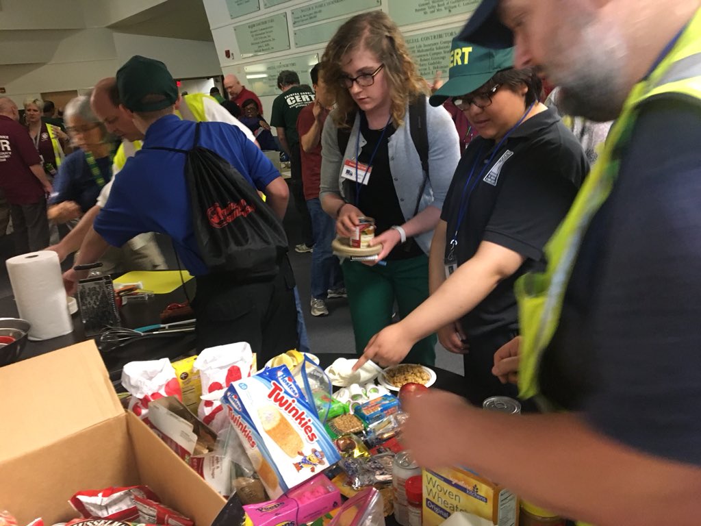 PGCountyOHS's tweet photo. This year’s Emergency Chef has some new twist and turns. Competitors now have to follow the Incident Command Structure (ICS) with an Incident Commander, #PIO, Planning, Logistics, Operations Chiefs. #CERTCON2018 https://t.co/wMXJyIUiSN