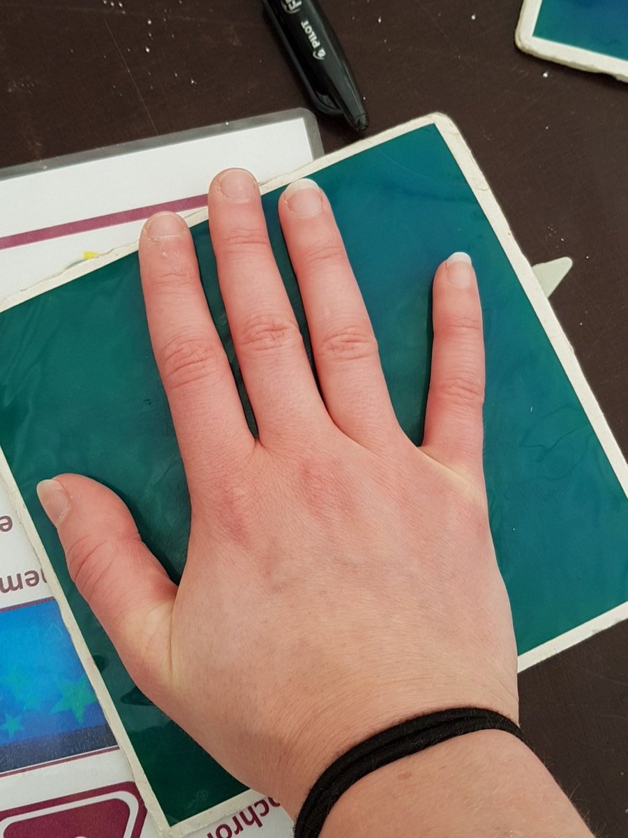 chem_sg's tweet image. When it's so hot @cubboree that your liquid crystal thermochromic tiles are permanently blue! #STEMproblems