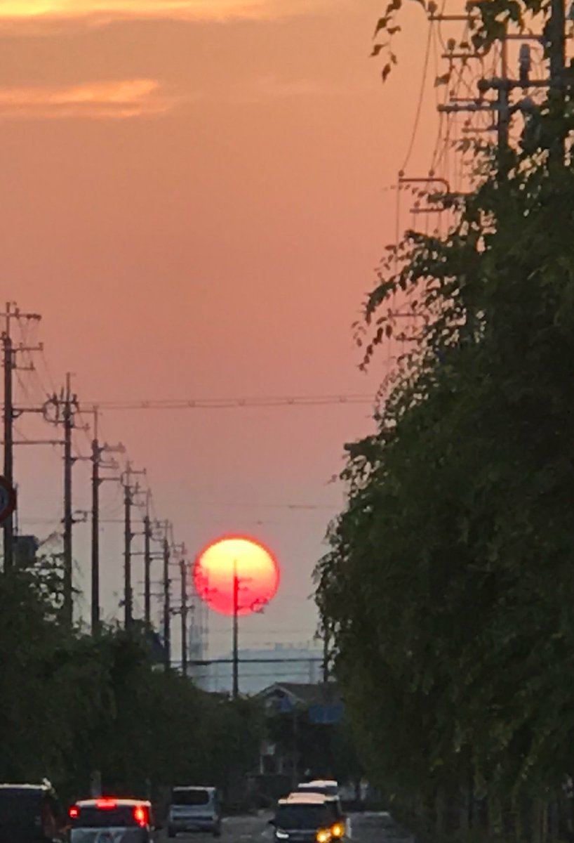 wacky_papa's tweet photo. 今日の夕日ヤバイっす https://t.co/85JEjhWLZB
