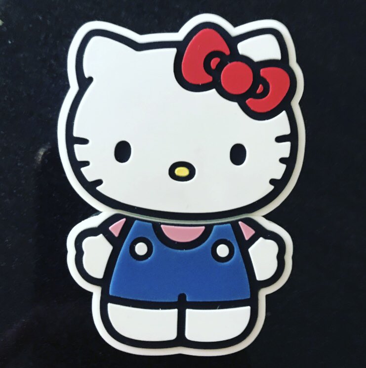 Shieldsy_D's tweet image. When a USB is needed for an important ‘meeting’ and this was the only option Paperchase had 😳🤦🏻‍♀️ #HelloKitty #awks #Interviewprobs