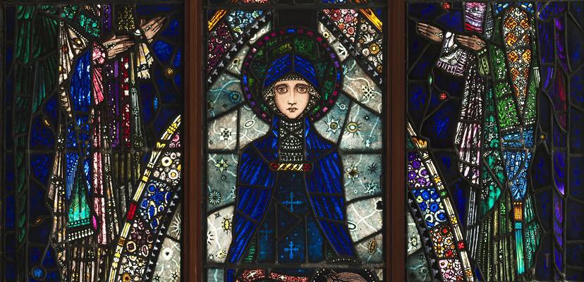 Our weekly Sunday Drop-in Family Workshop starts at 11.30am, and today’s session will take inspiration from the stained glass works of Harry Clarke in our collection. All materials provided, drop by the Maples and Calder Creative Space and join in up to 1.30pm!