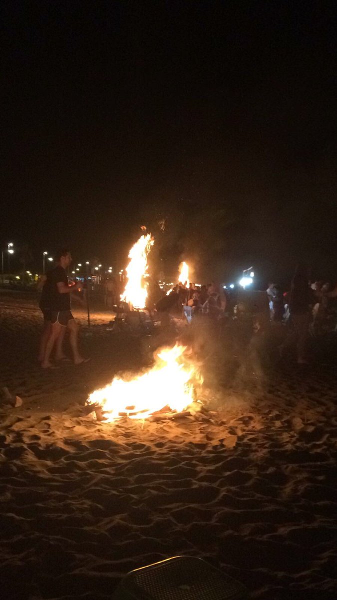 aligarcialobato's tweet photo. 🔥 San Juan 2018 🔥 
#sanjuan #fuego #fire #friends #beach #night #balerma #aljaima #picoftheday #photooftheday #instapic #igers #enjoy https://t.co/ULsUPZadjj