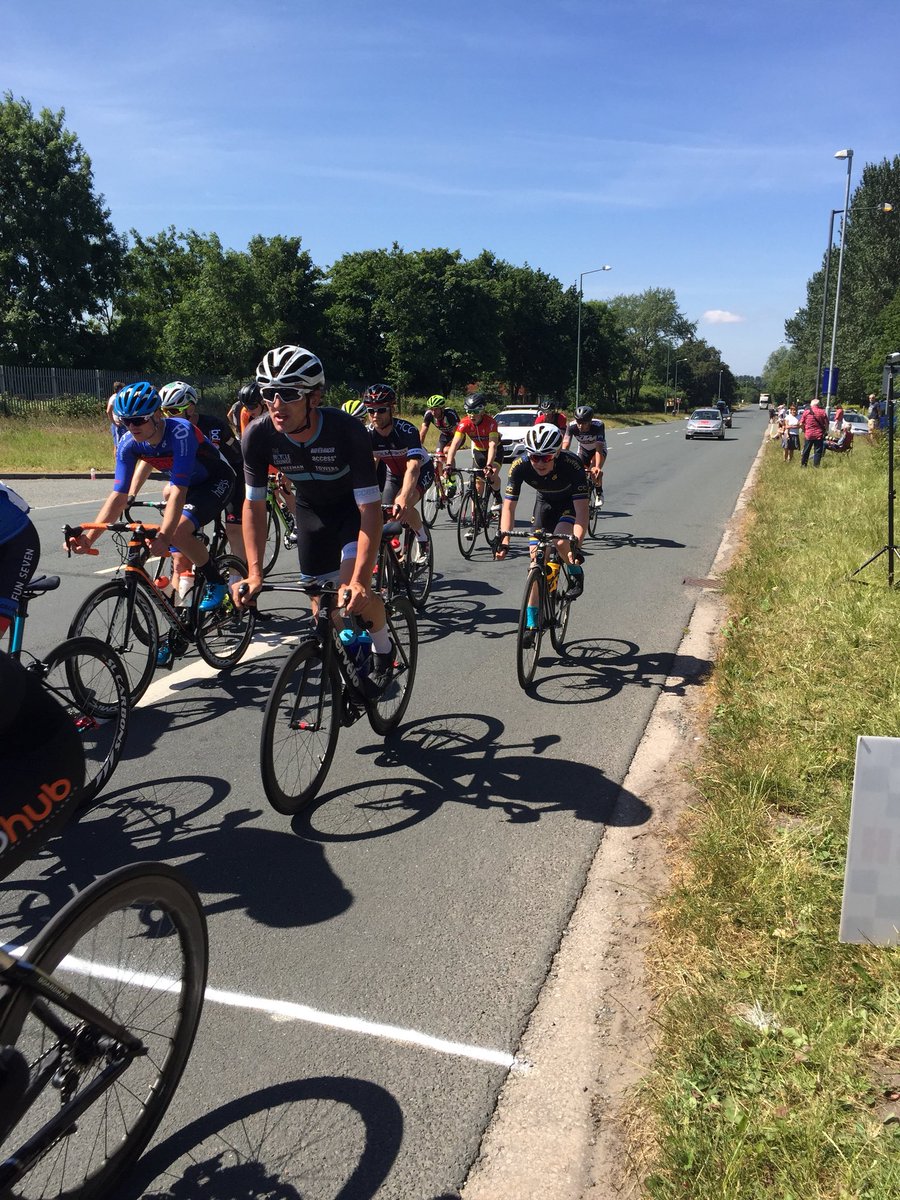 Break of 13, chasers at 20 secs, bunch at 35 secs #Pimbodrome #NatB