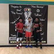 401Hoops's tweet photo. The event was hosted by @JonHopePVD &amp; Maddie (@ThisisThePlug) and started with a Youth Basketball Clinic. Following the clinic was the Dunk Contest and High School All-Star Game. A flashy highflying competitive game won by Team @lacedbysilk 

#Play4PeaceTour #PlayForPeace https://t.co/NSV1M3zULh