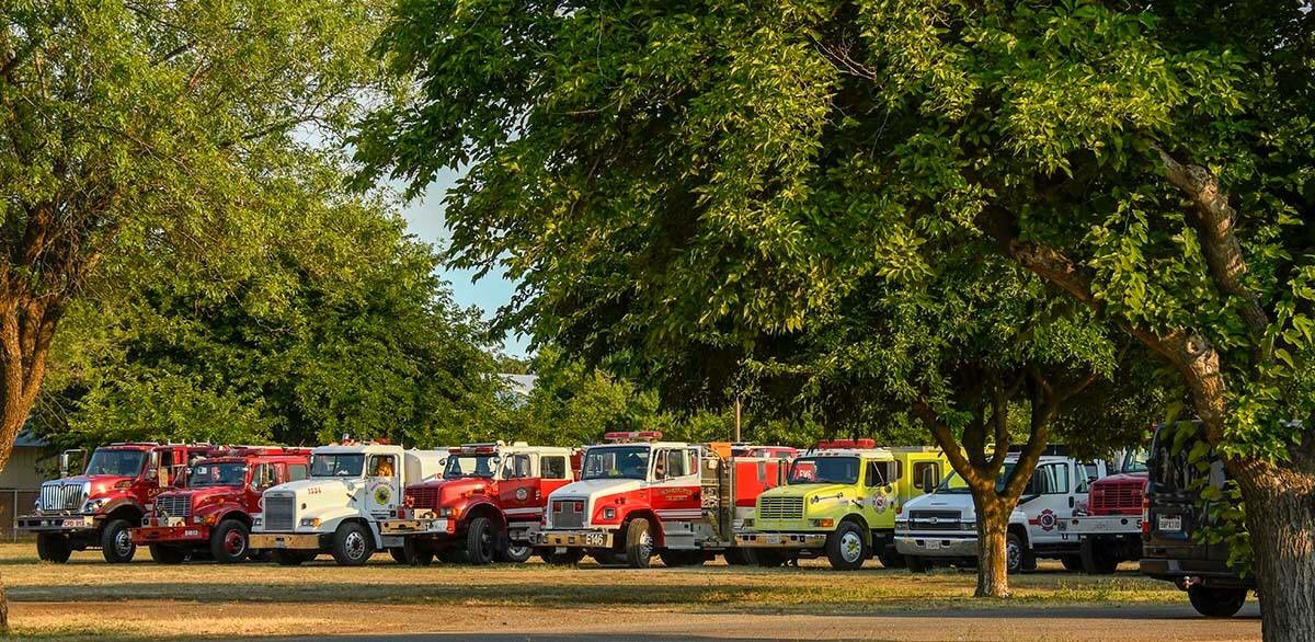 mofilly's tweet image. Staging this morning at Tehama fairgrounds #StollFire #LaneFire