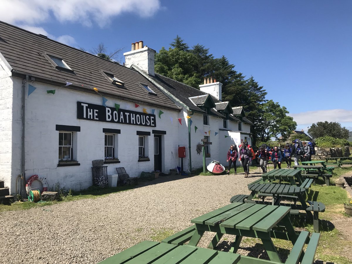 A great joint gold expedition passed by <a href="/ParkMainsDofE/">Park Mains DofE</a> and <a href="/riverbrae/">Riverbrae School</a> on the @isleofulva. Great to join in with their Independence Day celebrations! <a href="/DofEScotland/">DofE Scotland</a> @DofEBarry <a href="/DofEKevin/">Kevin Fawcett</a>