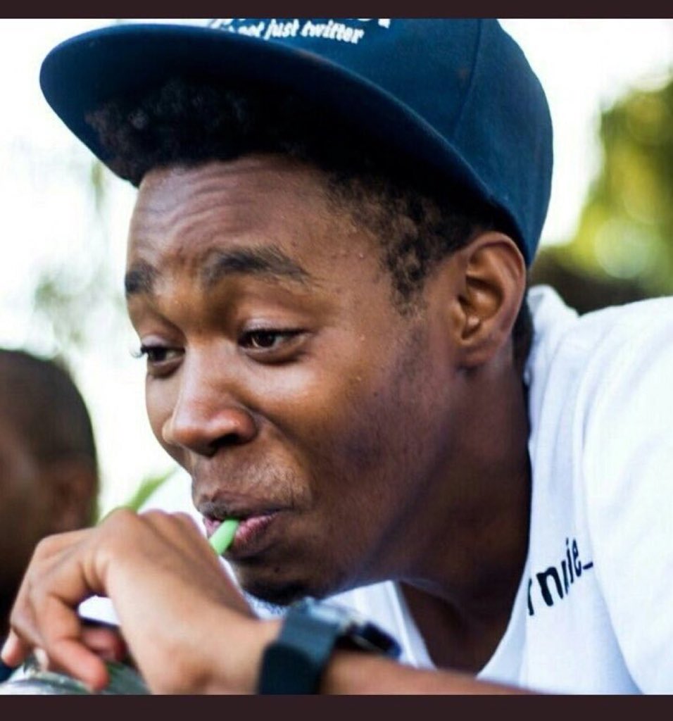 khulekanivince1's tweet image. You wanna tell me all the guys that are hallaring are single, kodwa nkos'yam