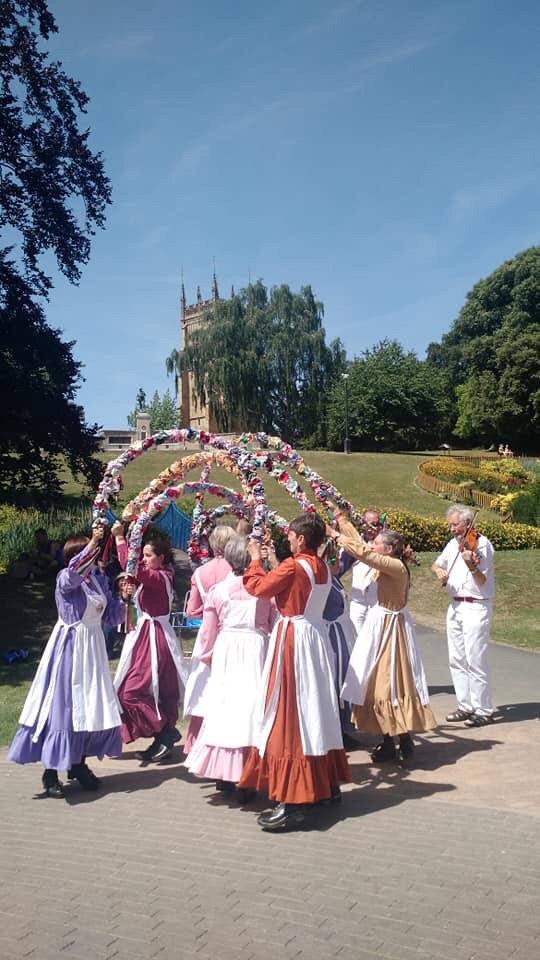 KnotsofMay's tweet photo. Vale Of Evesham National Morris Weekend! #knotsofmay #nationalmorrisweekend https://t.co/zxEMZac2iG