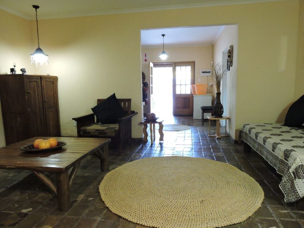 nroutessa's tweet photo. #Komatipoort: #TambarinaGuestHouse #historictown of #Komatipoort, just off the #MaputoCorridor. #travel #wildlife #accomodation @tambarinaza @adstube @ibizweb @mphappenings @wildoorz
https://t.co/6aZUrzBrNC https://t.co/mTAYXiUydE