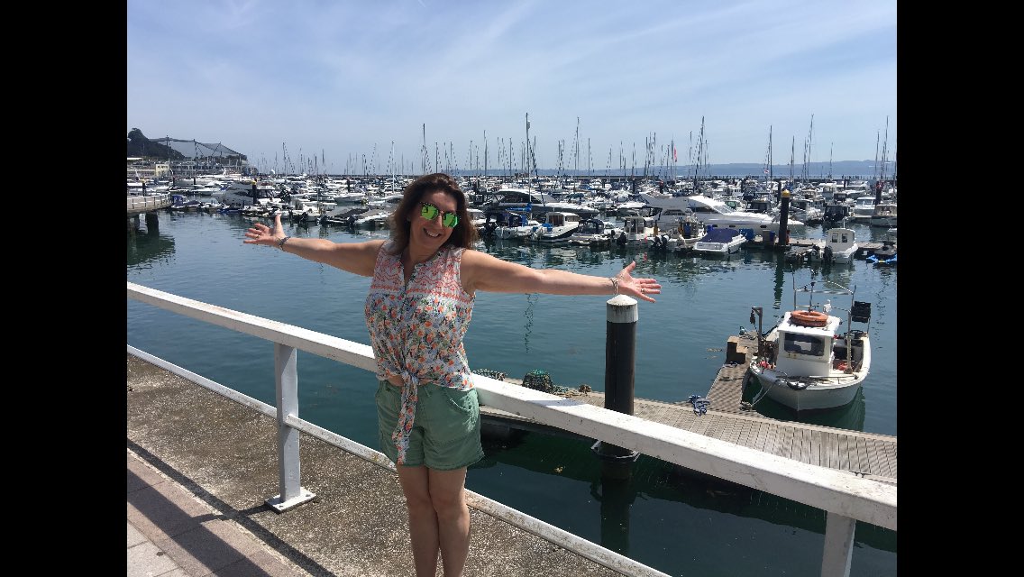 TheJaneMcDonald's tweet image. I’m enjoying a gorgeous day in Torquay before tonight's (sold out!!!) show at the Princess Theatre #celebrate20 @PrincessTorquay