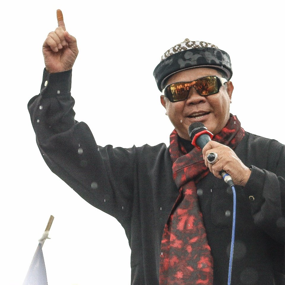 Selamat jalan Ustadz H. M. Khair Hari Moekti. Semoga amalmu, dakwahmu, istiqamahmu, dibalas lebih baik oleh Allah. Salah satu pengagum yang tercerahkan olehmu adalah aku