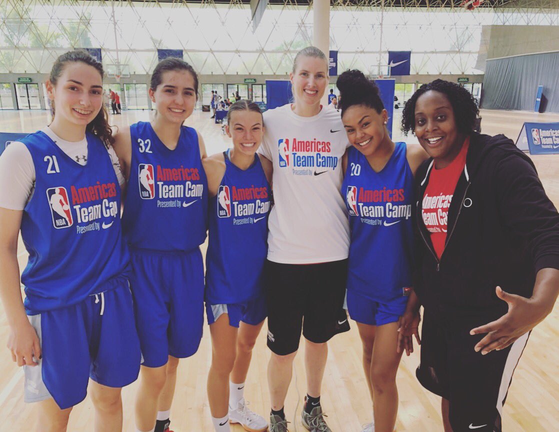 ebonyhoffman16's tweet image. Team Canada 🇨🇦 was represented well by these ladies! Stay on your grind girls, your on the right track. @nbaacademy #mexicocity #americasteamcamp #itakethisserious #lovewhatyoudo #familybusiness