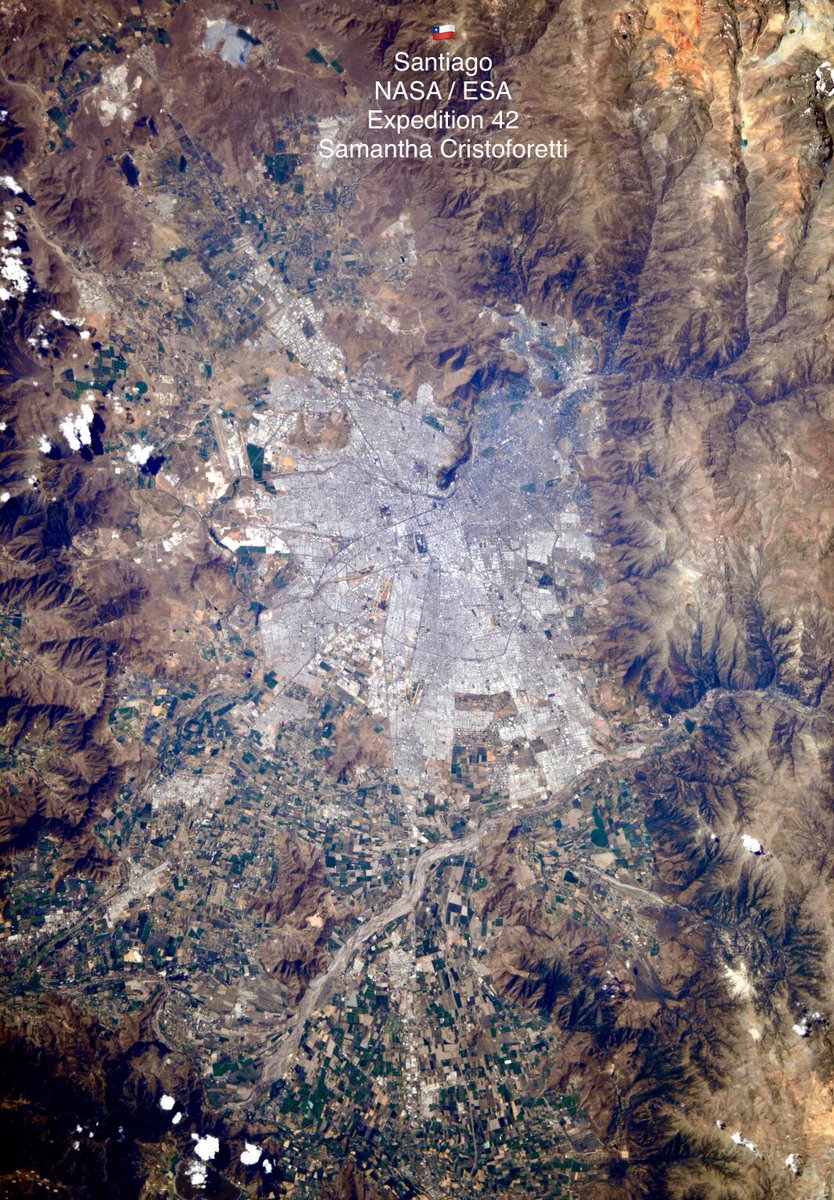 IgnazioMagnani's tweet photo. 🇨🇱 ¡Santiago!
🇨🇱 ¡Valparaíso!
La Estación Espacial Internacional se podrá ver hoy a simple vista en todas partes (si las nubes lo permiten) a las 18:54 hrs.
 
 Consejo:📲pon la alarma⏰
 
👨‍🚀 Tripulación 56
 https://t.co/fI01cZcyfB
📸 Santiago hi-res
https://t.co/qmxJWin2LS https://t.co/ZQkDNL1x0Q
