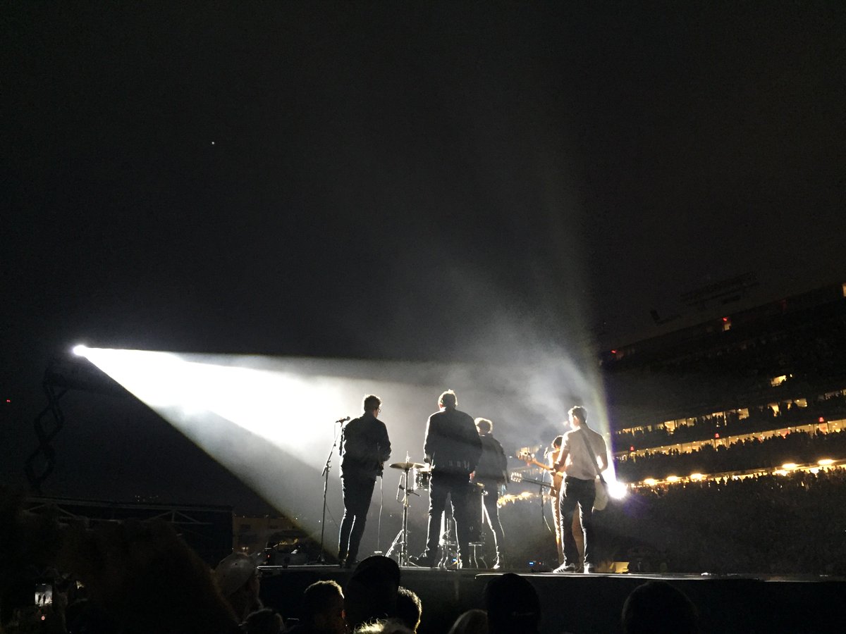 saranamespetra's tweet photo. @arkellsmusic I only have two words after last night: THANK YOU 📣 #ArkellsRally https://t.co/AqDZHn84qi