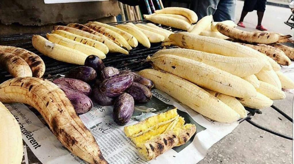 Printeat237's tweet photo. Votre choix 😋 😋 😋 😋 
1~Rt plantain prune
2~Fav maïs prune https://t.co/O2eMF5XpPv