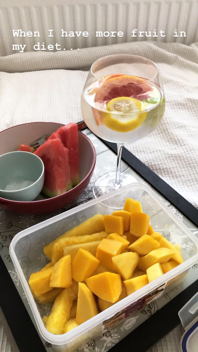 mitch_leow's tweet photo. Today is all about cleansing! I threw away SHOES and UNDERWEAR! And now I’m only having fruit... #sundaycleanse https://t.co/80WmlFUNfO