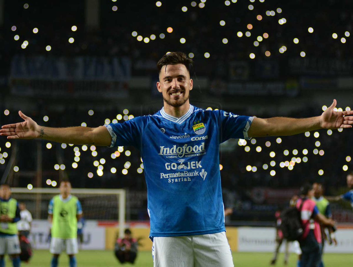 persib's tweet photo. Messi Berulang Tahun, Bauman Turut Ucapkan Selamat

https://t.co/9vrEqWTXlu https://t.co/JJnmn3xO5j