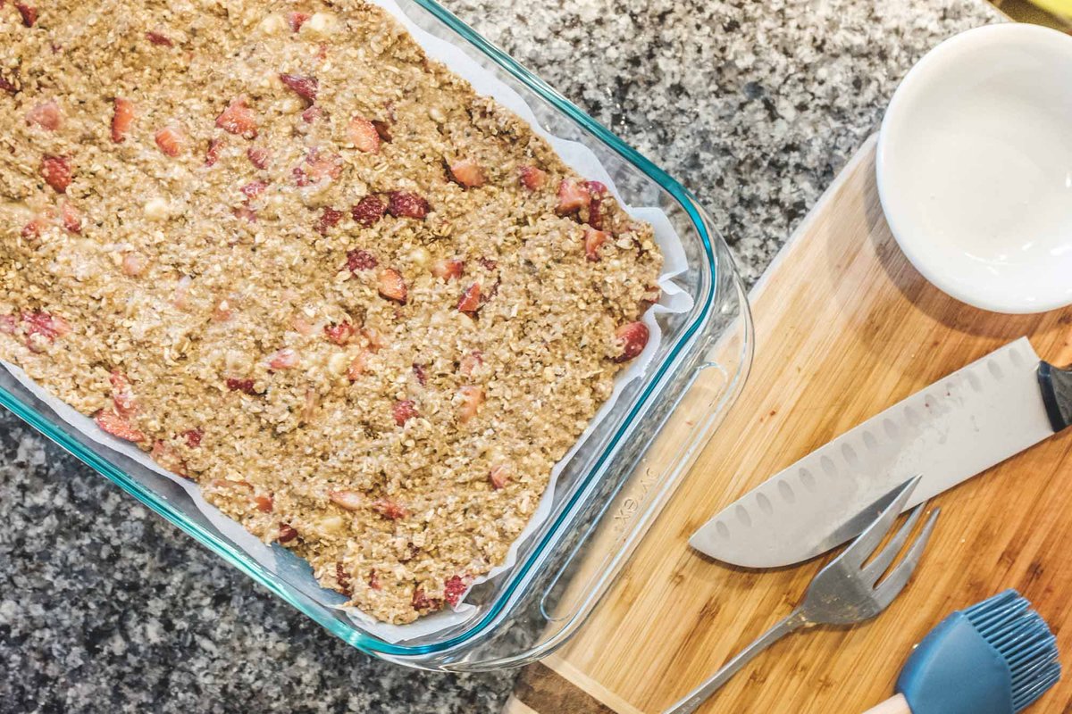 We asked Ollie what he wanted to make this weekend and his answer, while eating a breakfast bar, was more breakfast bars! <a href="/simplyquinoa/">Alyssa Rimmer</a>'s Strawberry Breakfast Bars this time. They're the PERFECT way to use some of those fresh, summer berries! Our house smells amazing! 😍😋😊
