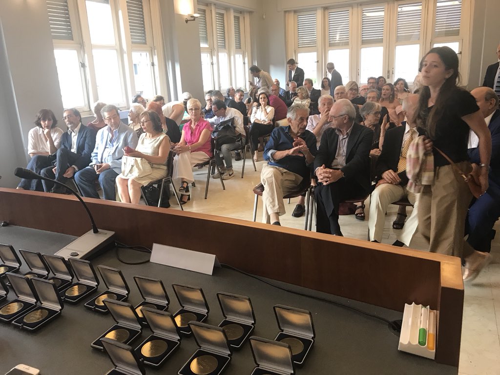 OrdineCT's tweet photo. #afterparty le foto della seconda giornata della #festadellarchitetto dedicata alla consegna delle medaglie ai colleghi che festeggiano i #40AnniDiLaurea ‼️ https://t.co/11nntfErpy