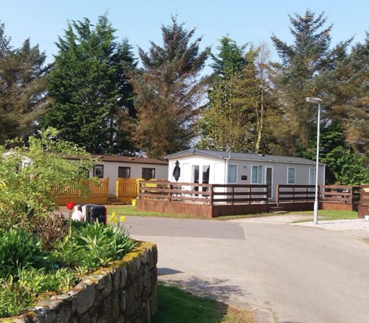 Beautiful hot sunny day here at the park.  What better that to sit and enjoy this Sunday. For booking and best deals go to jacobitechaletcaravans.co.uk <a href="/visitdornoch/">Visit Dornoch</a> <a href="/KOSutherland/">Kyle of Sutherland Development Trust</a> <a href="/WhiskyCollector/">Whiskyコレクター🍹</a> <a href="/Chisholmschat/">Chisholm's Chatter</a> <a href="/DornochWF/">DornochWhiskyFest</a> <a href="/VisitSutherland/">Visit Sutherland</a> <a href="/NStarNews/">North Star</a> #summer