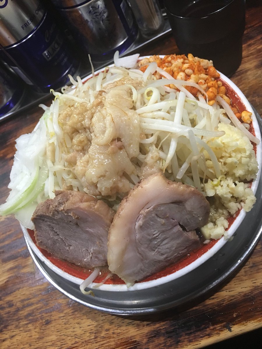 rain_09041's tweet photo. 行きつけのラーメン屋さんです🤟
ラーメン好きなんです🤤
週一で行ってるけど、
まだまだいける🤭
 #僕の活力
⬆️でしかない
・
明日は月曜で学校や会社の人がいると思いますが、自分は全休です✌️😁
休みの日でも勉強します☝️
頑張っていきましょう
・
サッカー日本代表も頑張れ💪⚽️🇯🇵 https://t.co/DdKnPhp4Ue