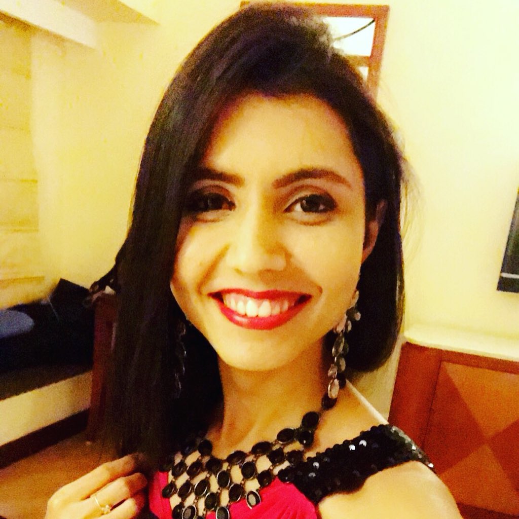 MCPriyankaGhai's tweet photo. Launching the product range for #Unileverprofessional and #BuzilRossari 

#McPriyanka #Corporatepresenter #CorporateMC #BangaloreMC #Productlaunch #junediaries #blessed😇 https://t.co/h8YIC81ZkD