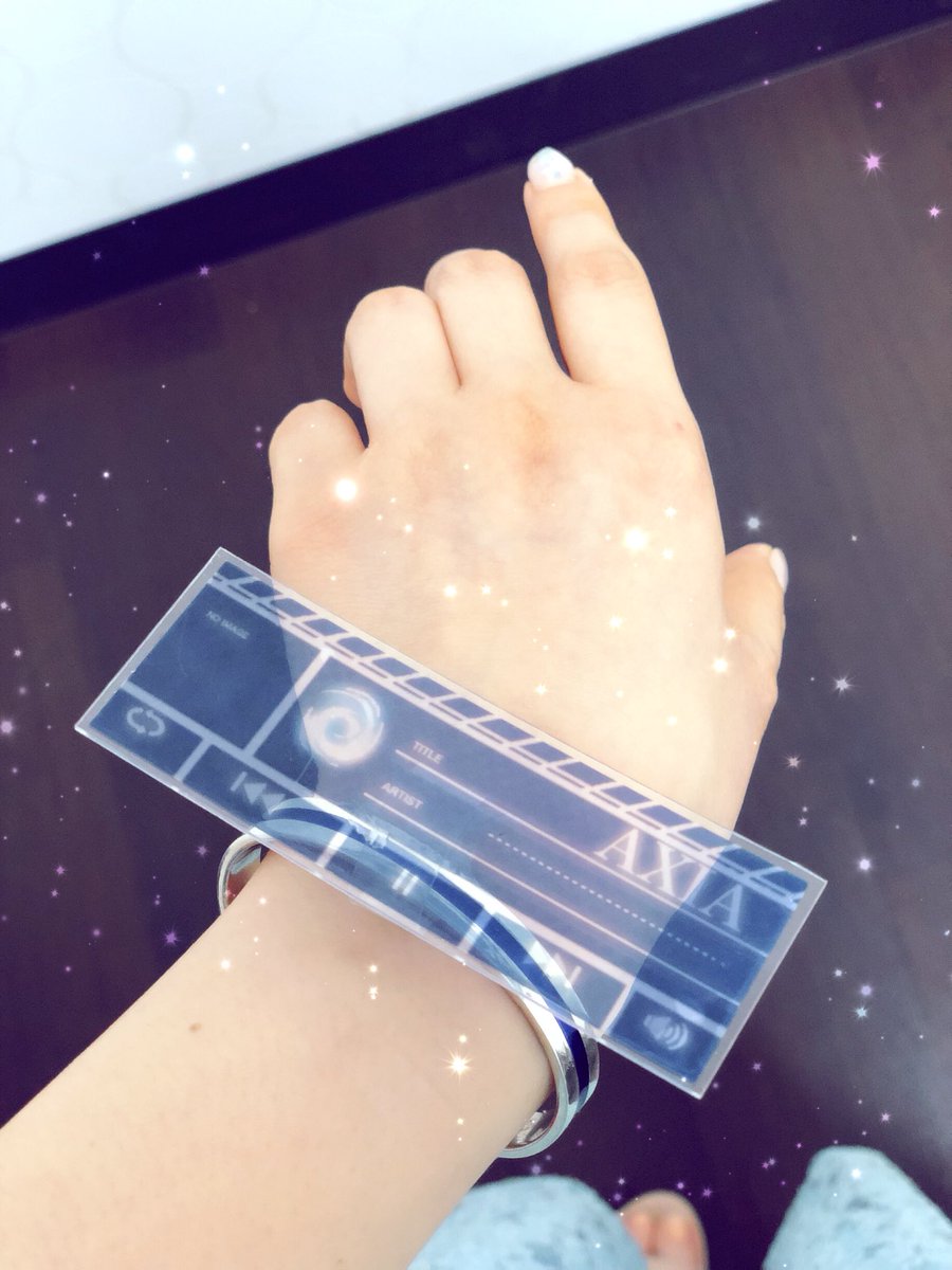 Yaskiyo_manager's tweet photo. 劇場版マクロスΔ「激情のワルキューレ」舞台挨拶、昼夜共にとても楽しい時間を過ごさせて頂けました🌸
足をお運びくださったみなさま誠にありがとうございました❣
お花もと〜っても綺麗で感激☺️💐
昼の部のとあるメッサーに賜った装置を以ってメッサーバングルは完成に至りました✨
.❀きよの❀. https://t.co/fmkBieEACm