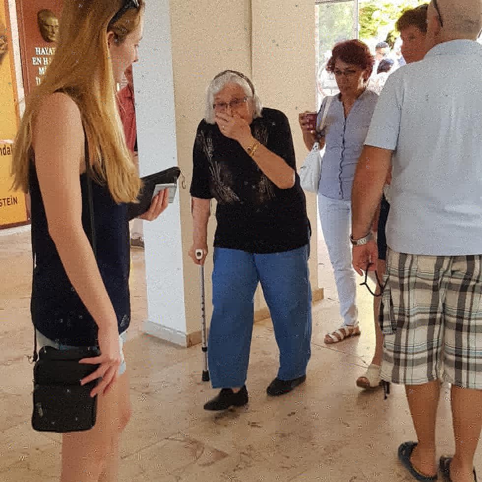 dualiteli's tweet photo. Bastonuyla kuşuyla sandığa gelenler var #didim @DidimDergi elbette sahadayız okul okul geziyoruz sıkıntılı hiçbir durum yok #Seçim2018 https://t.co/RP7G1yiCYG