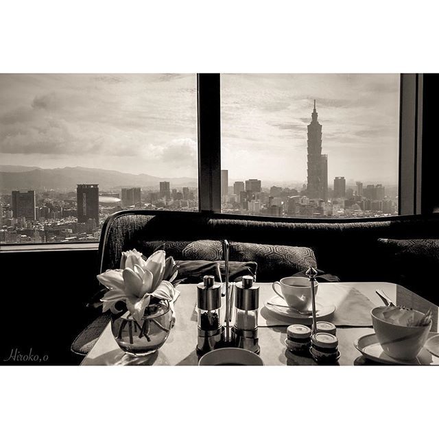 ❥
101
:
:
#travelphotography 
#taipei #101 
#skyscraping_architecture 
#lovetravel 
#morning #breakfast 
#iphone8 #instagood 
#bnw #amateurs_bnw 
#bnw_city
#bnw_life_shots
#blackandwhitephotography
#monochrome 
#bnwmood #bnw_jp 
#throughmyeyes ift.tt/2KjVt7p
