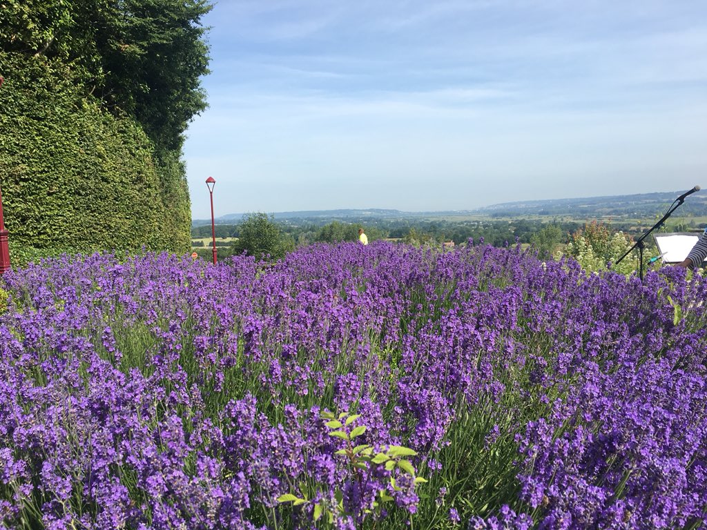 AudreyGadenne's tweet photo. #Reux étape du @TriDeauville le plus beau point de vue de la course et en musique pour accueillir les athlètes ! « Aller, aller plus que 150m avant le ravitaillement et la descente !!! » 🏊🏻♂️🚴🏻♀️👟#trideauville https://t.co/aWJlrhCb4d