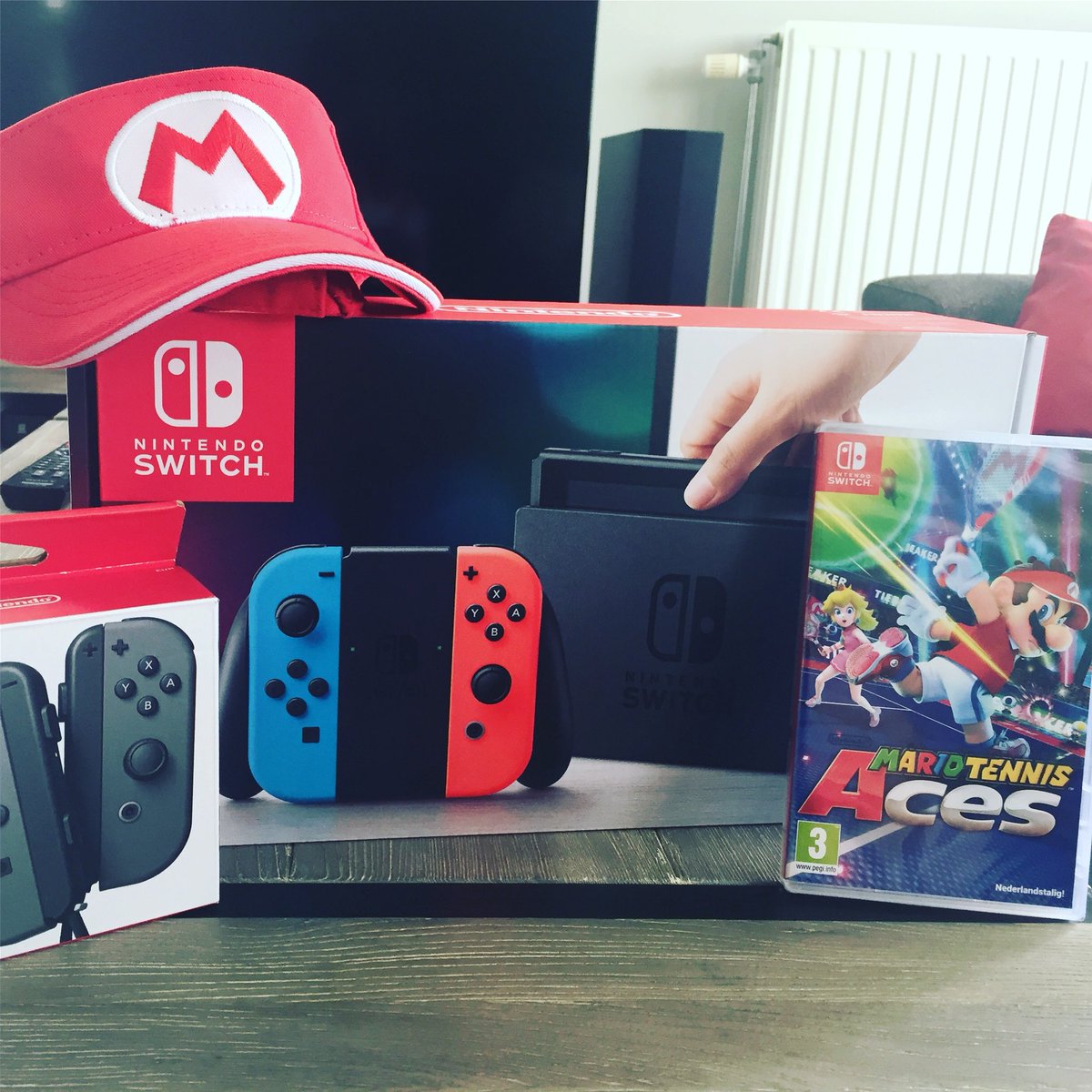 AlisonVanU's tweet photo. Going to play this new game!๐๐พ Big thanks to @SuperMario_NL ๐๐น#MarioTennisAces #NintendoSwitch #tennis #sparetimefun https://t.co/uUWUW5U6Dd
