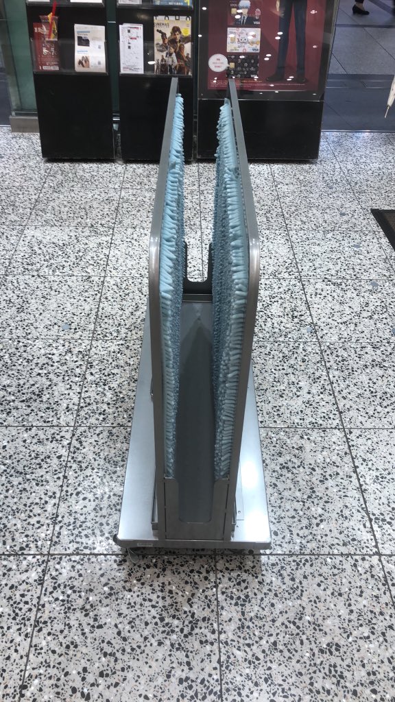 Remiwa30erbe's tweet photo. Per asciugare ombrello ☂. Sembra più comodo di sachetto di plastica. #ombrello #Remiwa #idea #nuovo #shopping #diet #digerire #piovere #Japan #sciutto #pancia #weekend #domenica #sunday #comodita #abitudine #salute #benessere https://t.co/Wbg5nGbXva