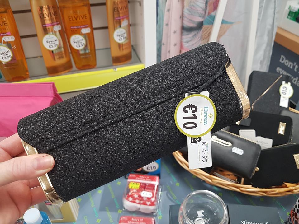haven_monkstown's tweet photo. Gorgeous clutch 👛on our SALE TABLE for a tenner!! Only a few left so be quick!

#sale #saletable #havenpharmacy #pharmacy #monkstown #clutch https://t.co/j2vte9HtAz