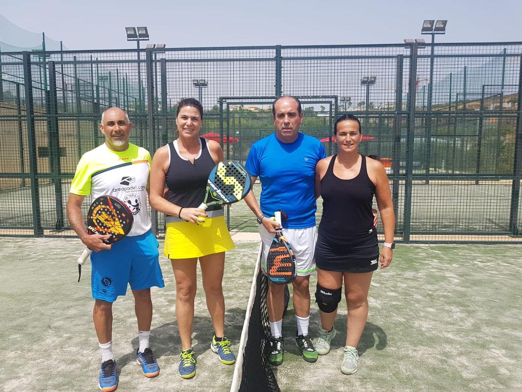 padelfederacion's tweet photo. Finales en @centro_lasmesas del #CEVet
Catg +45 Mixto
Castrillo Rodríguez 🆚 Revuelta Romero
Mixto +55
Muñoz/Melgar🆚 González/Álvarez
Mixto +50
Herranz/Ruiz 🆚 García/Bandera https://t.co/WuhpZsIUQw