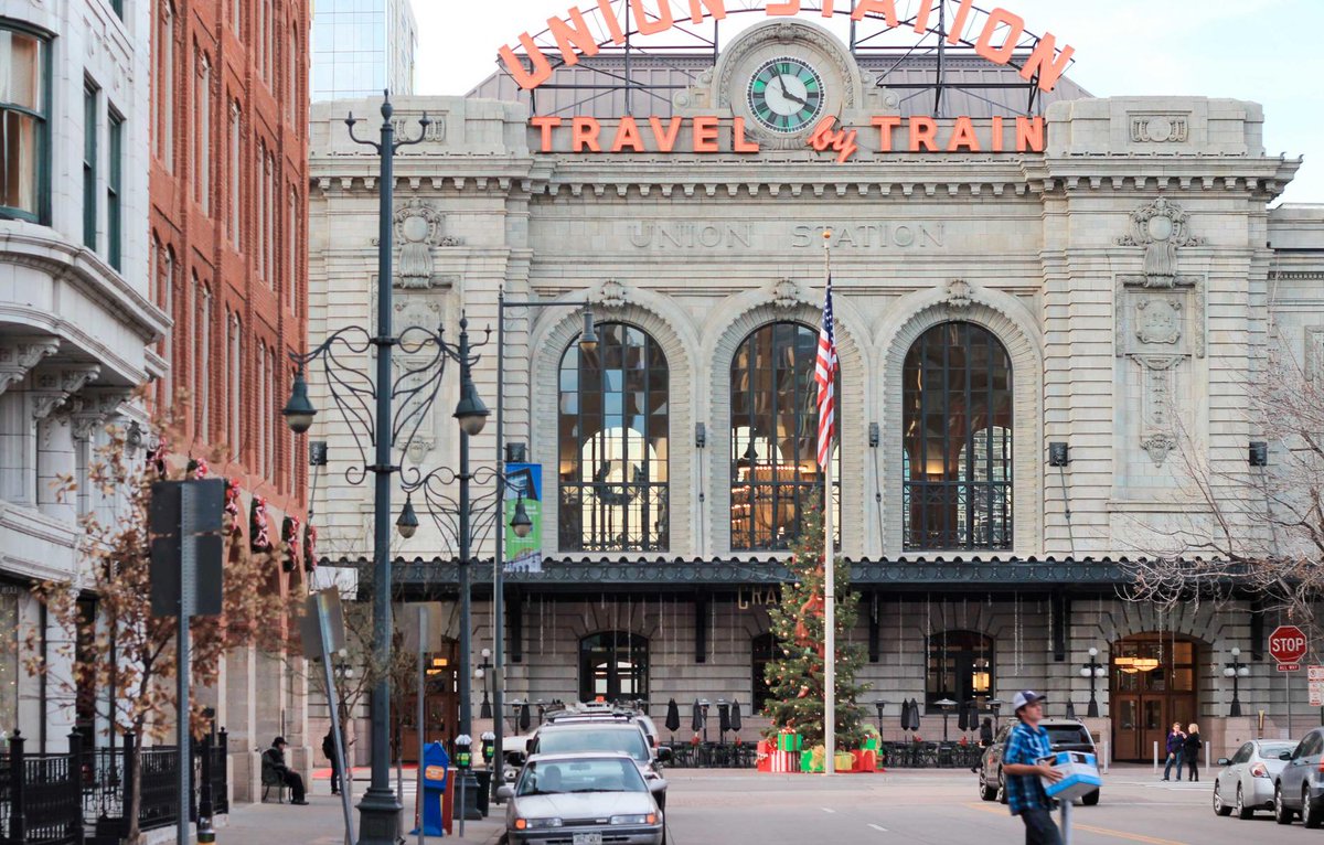 Penalosa_G's tweet image. How sprawl makes walkable places less affordable, &apos;Depts transportation must be involved in creating people-oriented places again—in cooperation with local government and developers.&apos; And Citizens. It will not just happen. cnu.org/publicsquare/2…