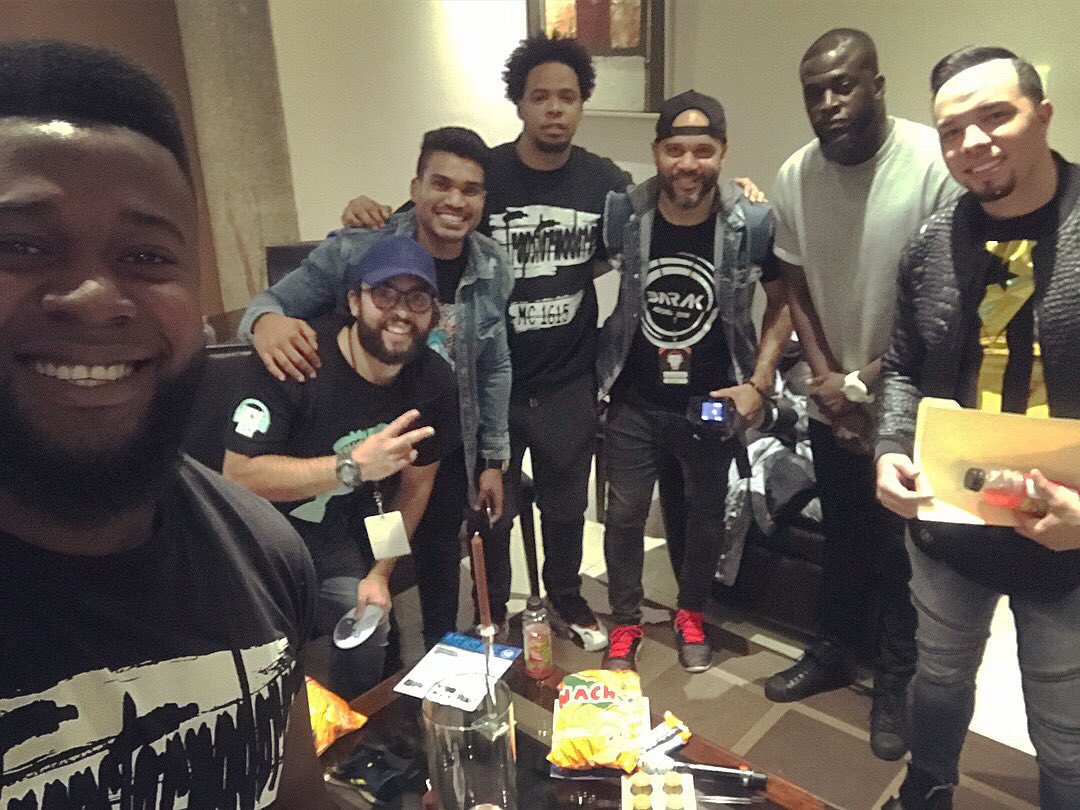 Renato_Briones's tweet photo. Ayer, minutos antes de la sorpresa de la noche en @explomusicfest con @philippeaa @rubinskyrbk @natanelprofeta @robertsgreen @agnermarte @alexzurdomusic Gracias, Dios los bendiga.
#trapstorno #trapstornadores #mc1615 #redimi2 #explomusicfest #explomusicfest2018 #lafrater https://t.co/E7Z9Azh1ng