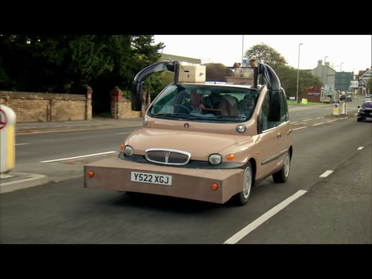 手動人形 Ar Twitter Topgear Serious 19 Episode 5 高齢者のための車を作る と 企画の時点で上役か医者が止めるべきだった案件 車の上に猫のケージがあって残念だが当然のインシデント発生 もちろん 猫は縫いぐるみ的なものですが警官もよくつきあってくれる