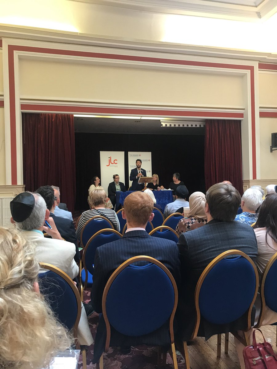 Rowan_Draper's tweet photo. Attending Midlands Councillor’s Seminar with @JLC_uk and @BoardofDeputies at Singer’s Hill Synagogue, a Cathedral Synagogue. Just been given a tour by the Rabbi and it is a deeply beautiful chamber of worship. Now getting opening presentations #littleworthcllr #JewishMidlands https://t.co/ev6aOPZDzF