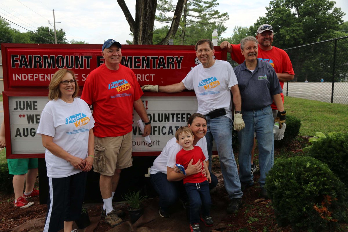 ISDSchools's tweet photo. Thank you to the more than 1,000 volunteers who spent their Saturday cleaning, painting and sprucing up five ISD schools during Project Shine! #projectshine #isdstrong https://t.co/iEwwxSCnOU