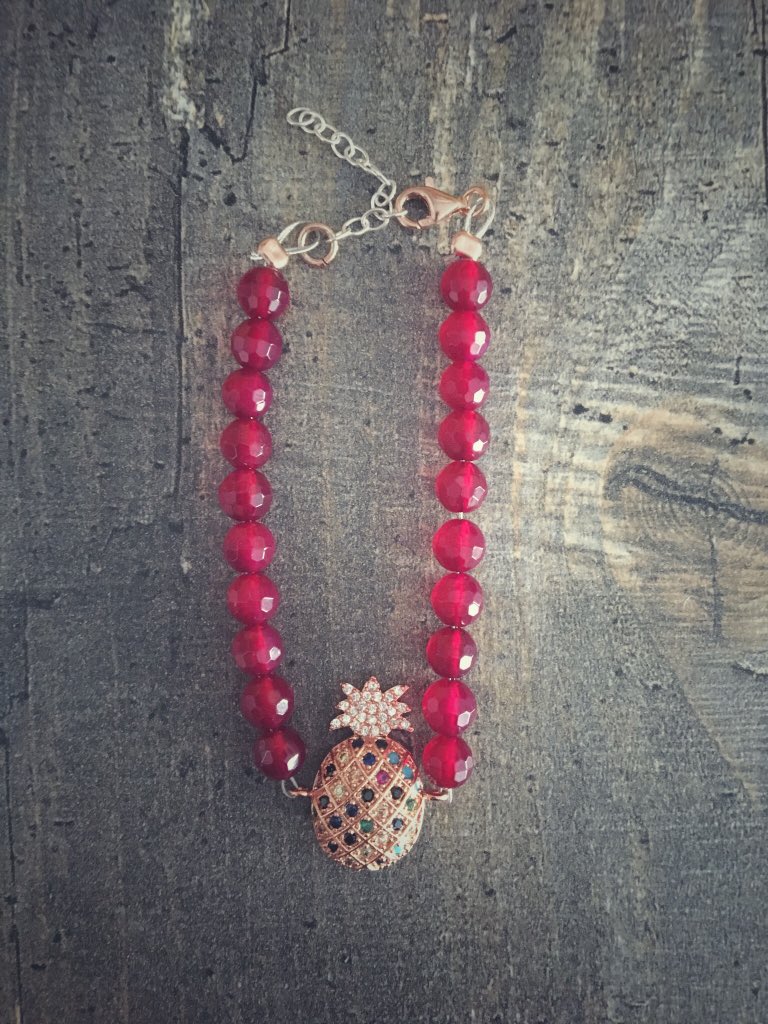 mantelida's tweet photo. New pineapple bracelet for the summer🍍🌴🏝💚 #mantelida #handmade #bracelet #rubystones #jewlery #pinkgold https://t.co/ZpYz1ishLb