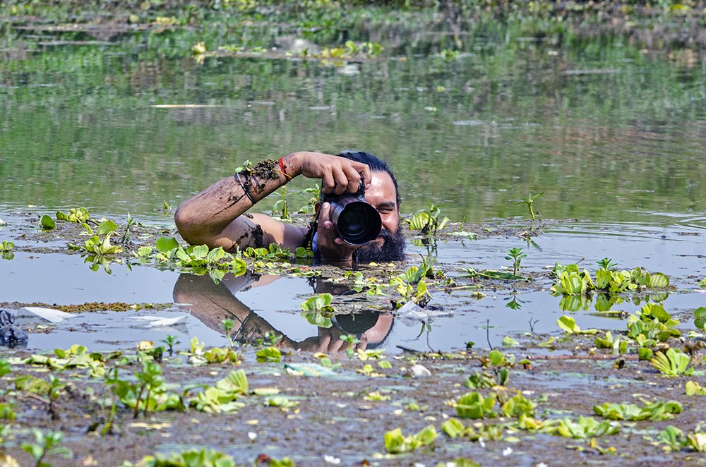 SATPAL__SINGH's tweet photo. A #WILDLIFE #PHOTOGRAPHER'S JOB
Shooting in #Gomati #River #LakhimpurKheri #India
@NaturePhotoNet @nature_org @OutdoorPhotoMag
#Water #Adventure #MacroShoot #Outdoor #SatpalSingh #Photography #MacroPhotography #WildlifePhotography #NaturePhotography #SaveGomatiCampaign https://t.co/JU6C4kAffG