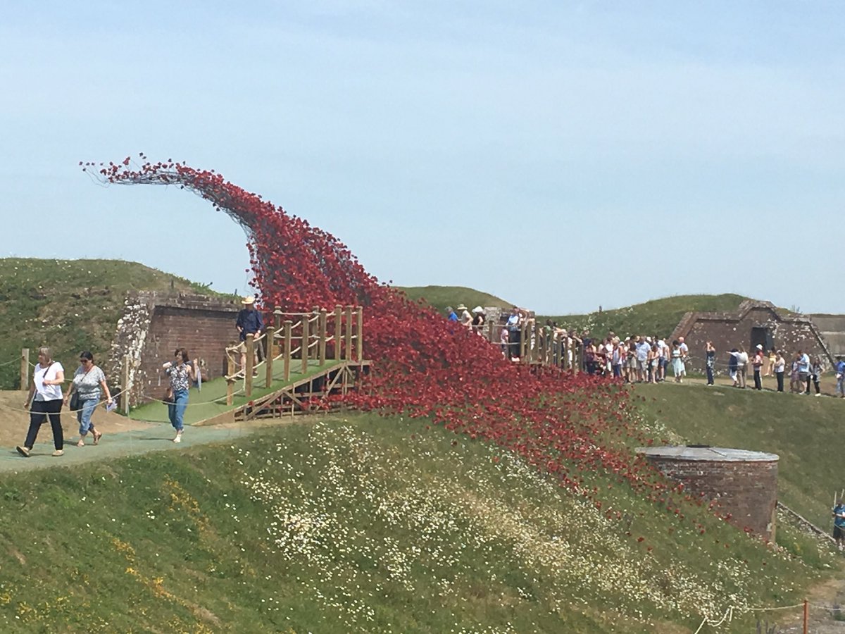 CraigWillcock's tweet photo. Lovely morning walk from Portchester up to Fort Nelson to see the #PoppiesWave #PoppyTour and back to now watching England 🏴 thrash Panama 🇵🇦 @Fort_Nelson https://t.co/X0TYqrUv6D